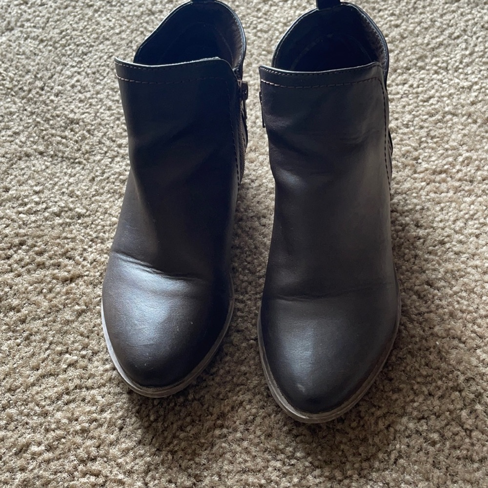 Guess booties dark brown leather